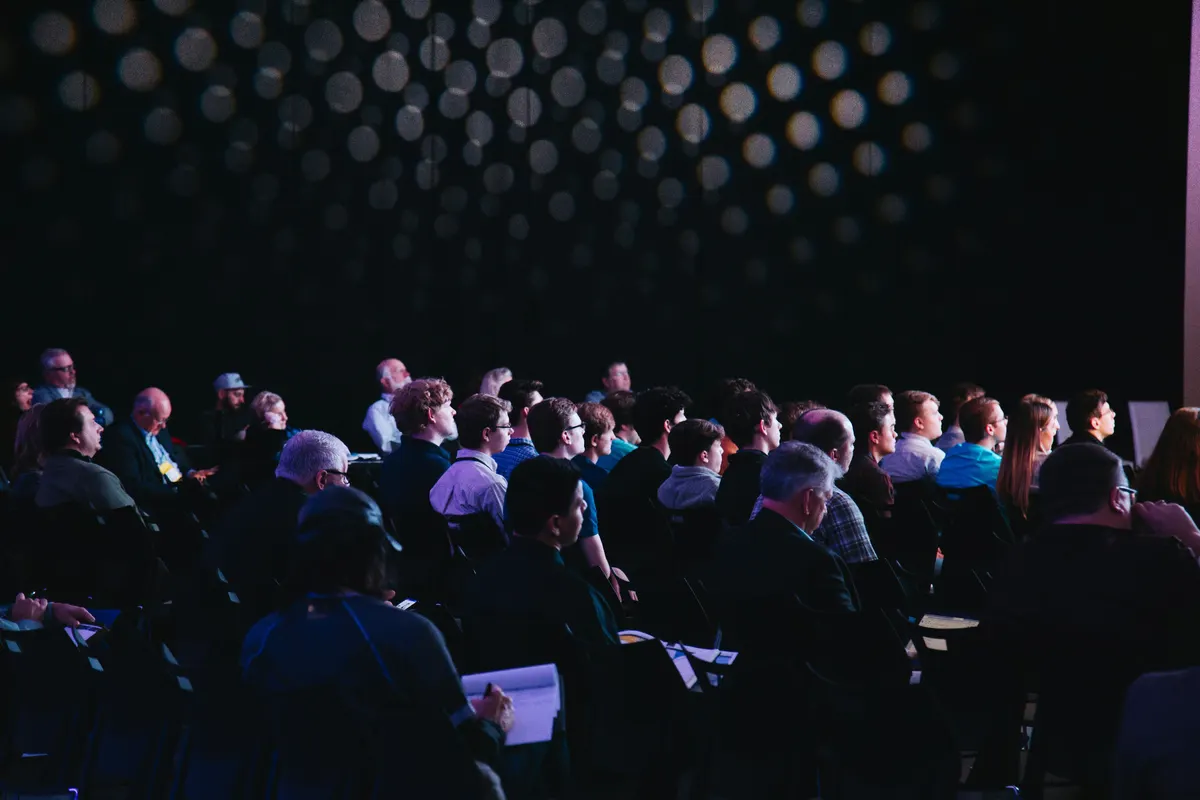 Asistentes a un evento de formación empresarial